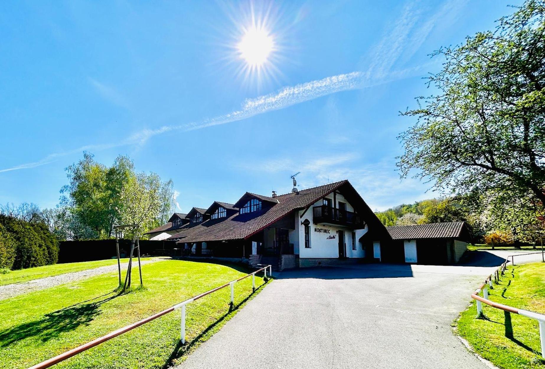 Hvezdonice Hostinec U Kuzelku Exterior photo
